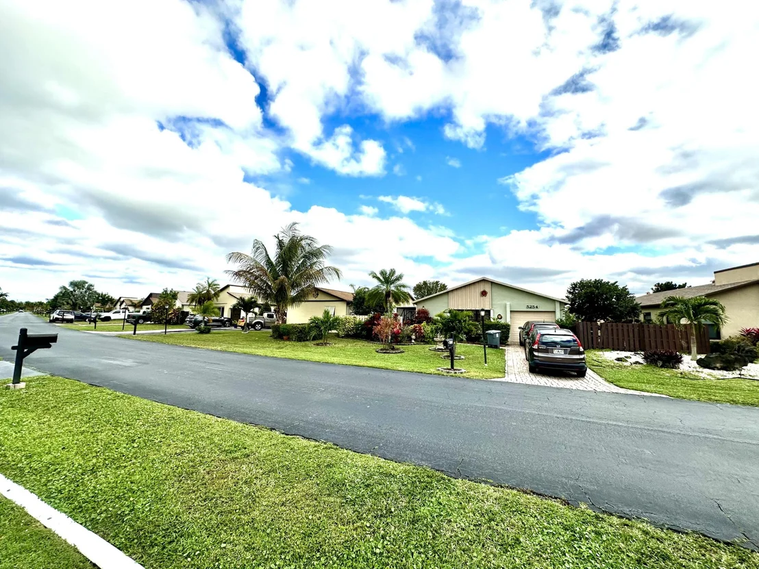 Photo of 5254 Mirror Lakes Boulevard