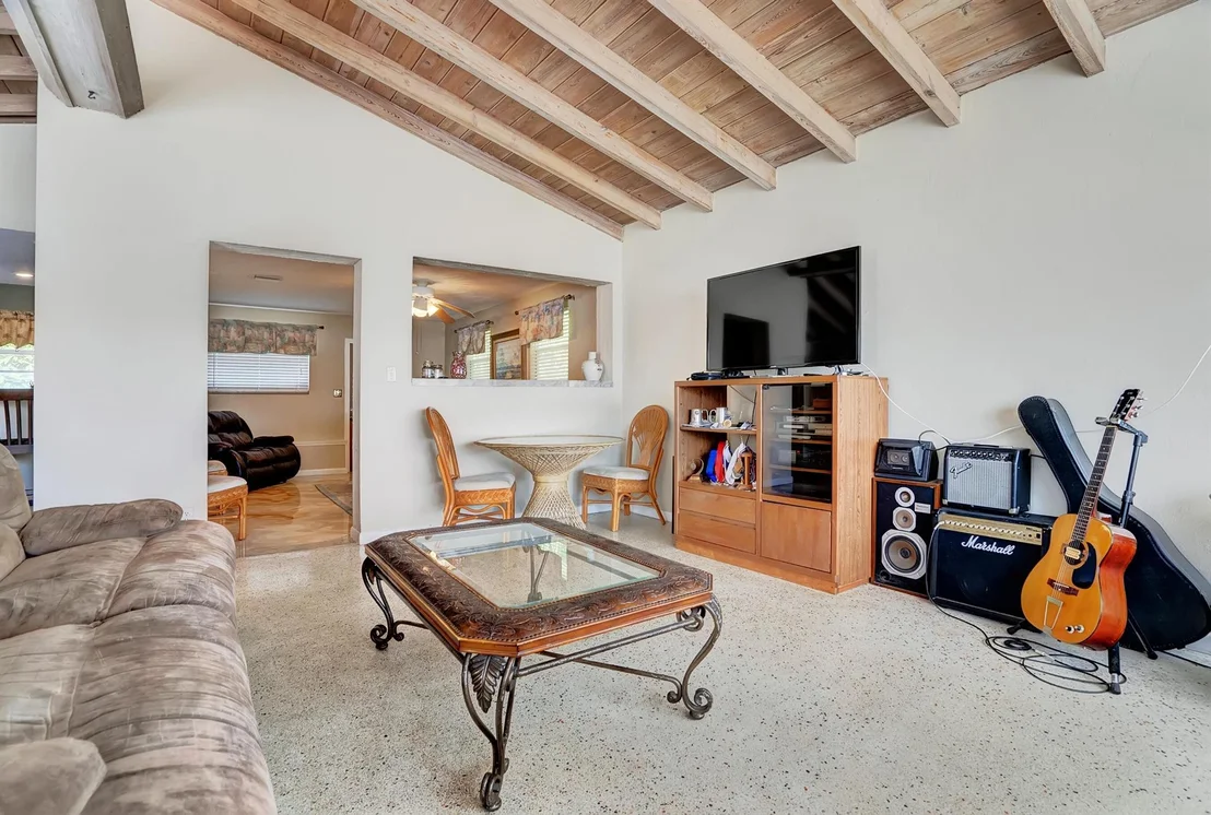 Photo of 6630 Pine Tree Circle