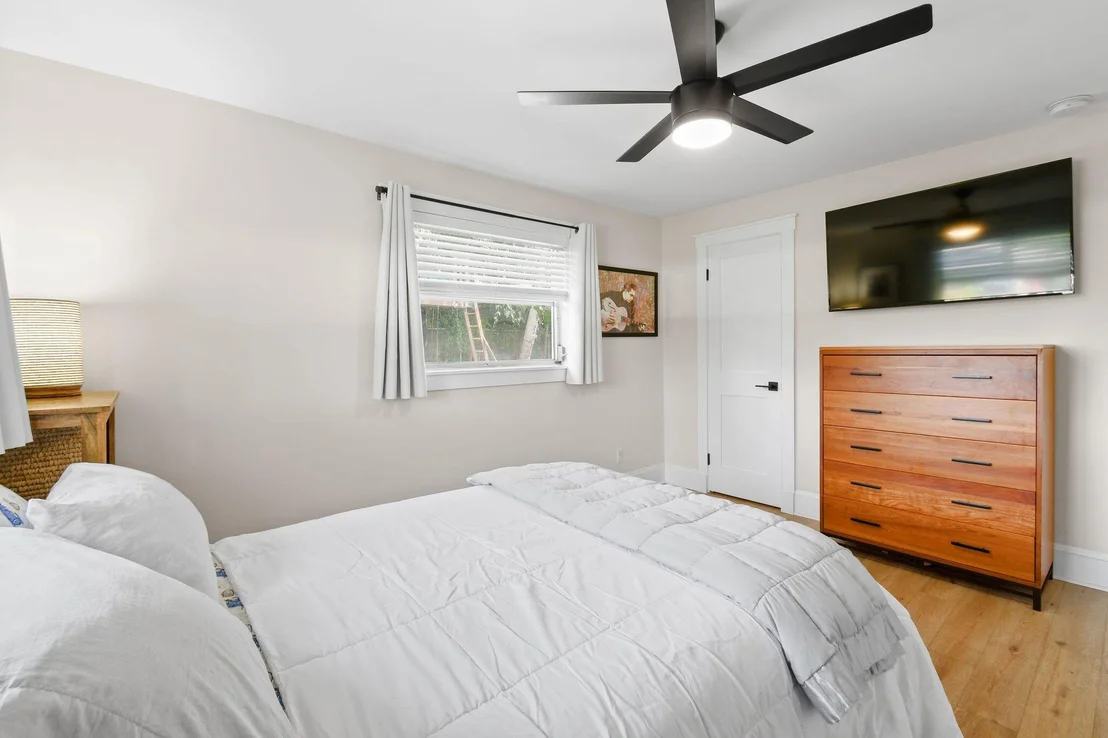Photo of 20 Windsor Road E