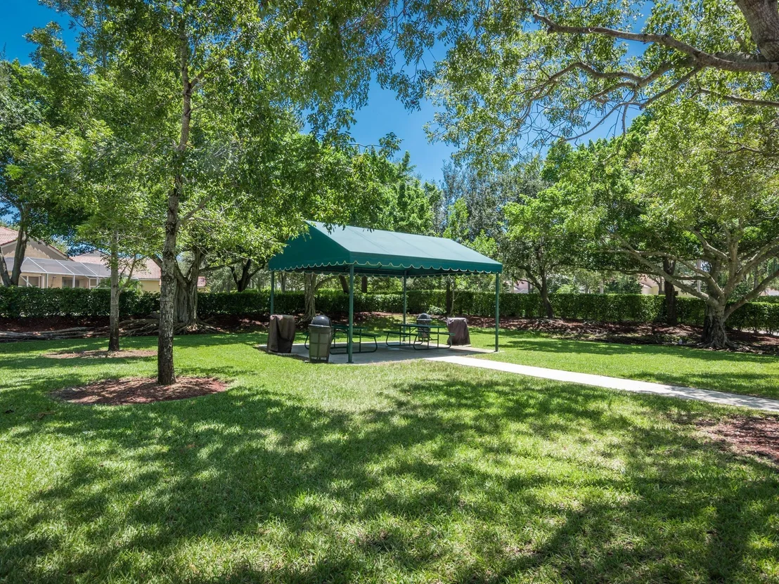 Photo of 852 Heritage Drive