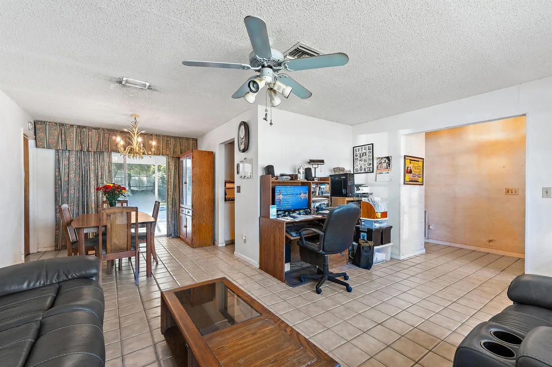Photo of 404 Highwood Circle