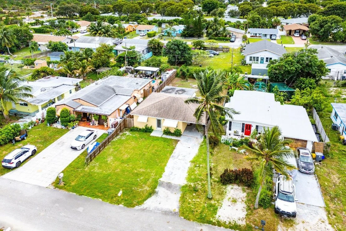 Photo of 1084 James Road