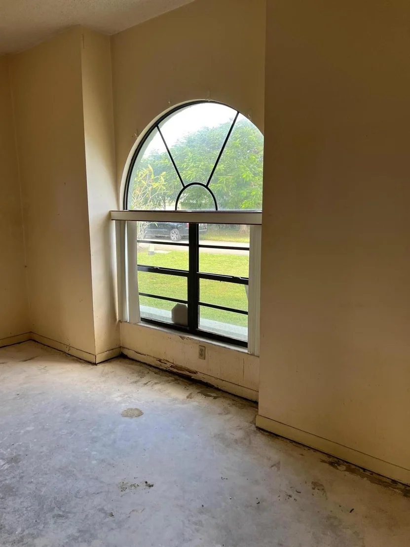 Photo of 702 Enfield Road