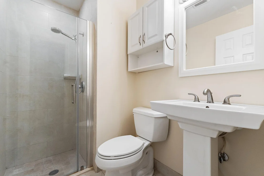 Photo of 678 Riverside Drive