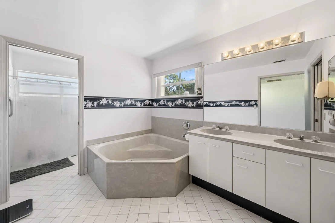 Photo of 5197 Rosen Boulevard