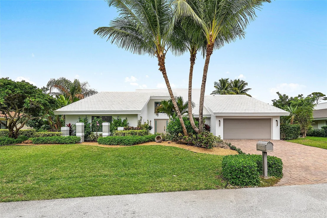 Photo of 4877 Pineview Circle