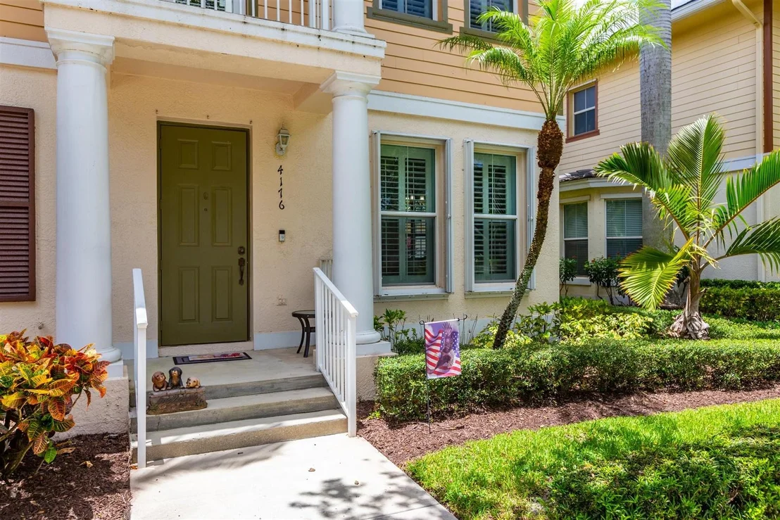 Photo of 4176 Stadium Drive