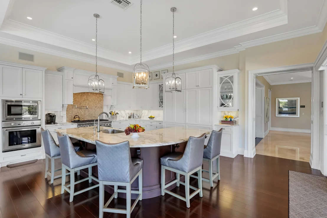 Photo of 975 Banyan Drive