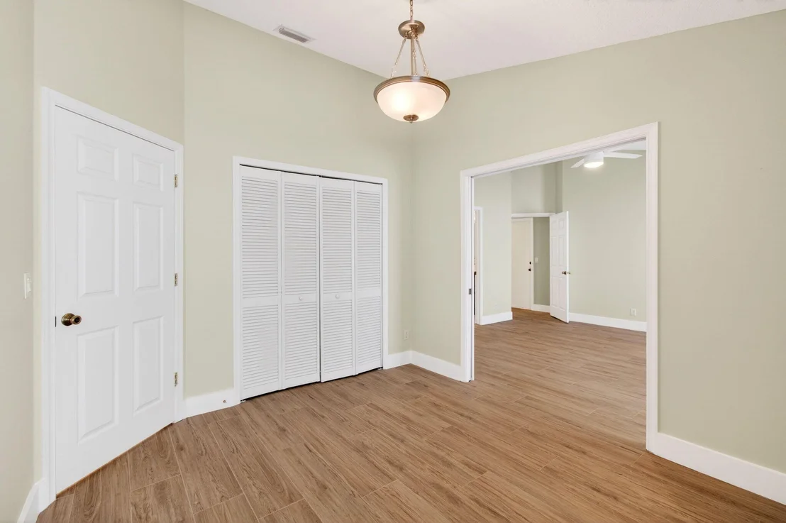 Photo of 1142 Canoe Point
