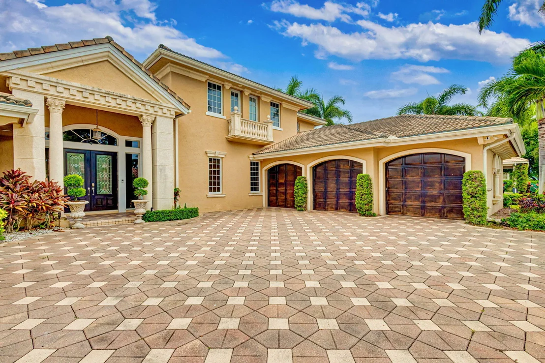 Photo of 2330 Tecumseh Circle