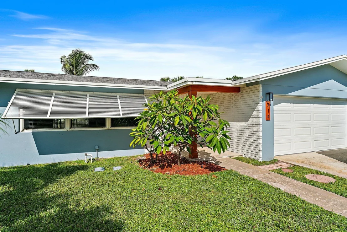 Photo of 214 Circle W