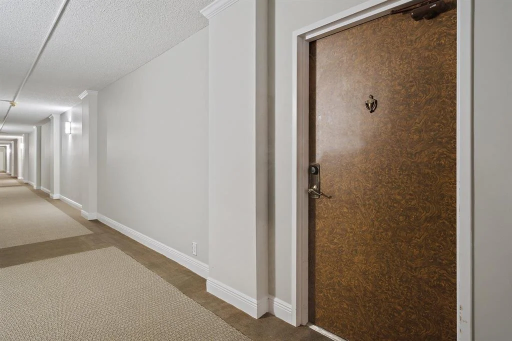 Photo of Unit 708 at 336 Golfview Road