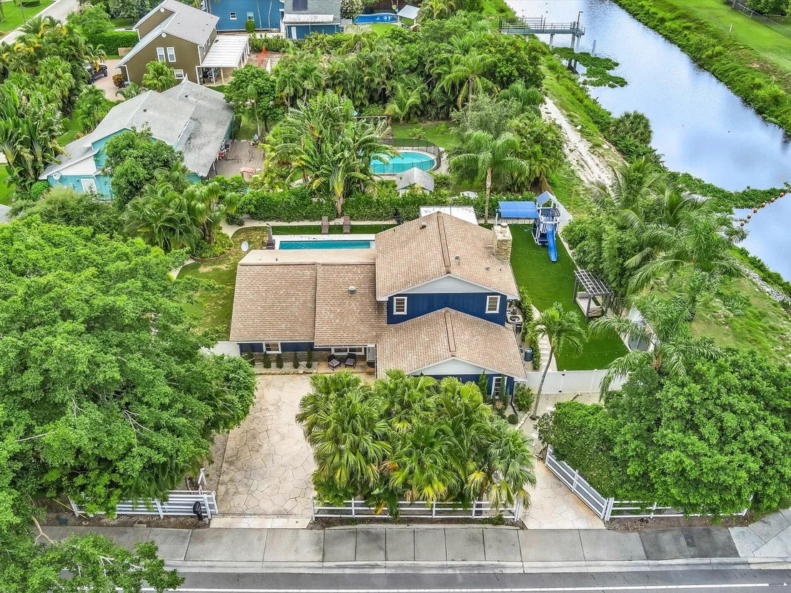 Photo of 9220 Lawrence Road