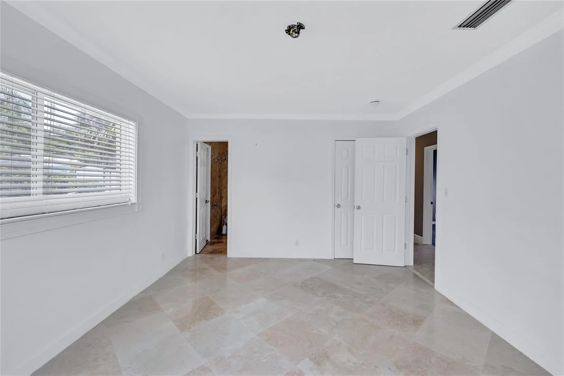Photo of 2011 NE 34th Street