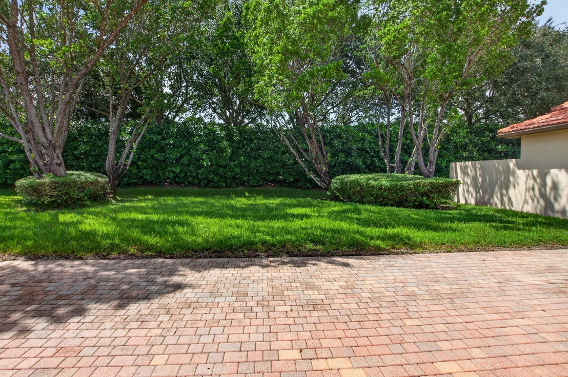 Photo of 9732 Isles Cay Drive