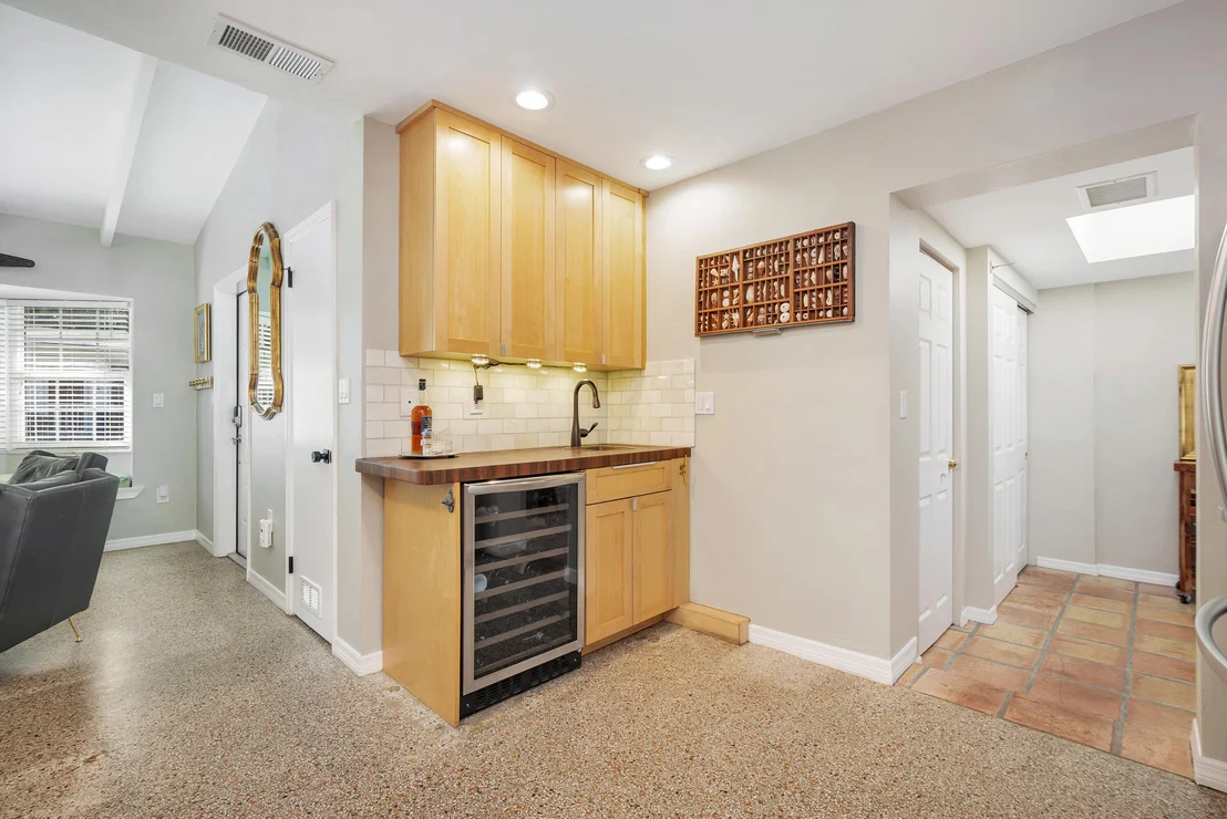 Photo of 16 Surf Road