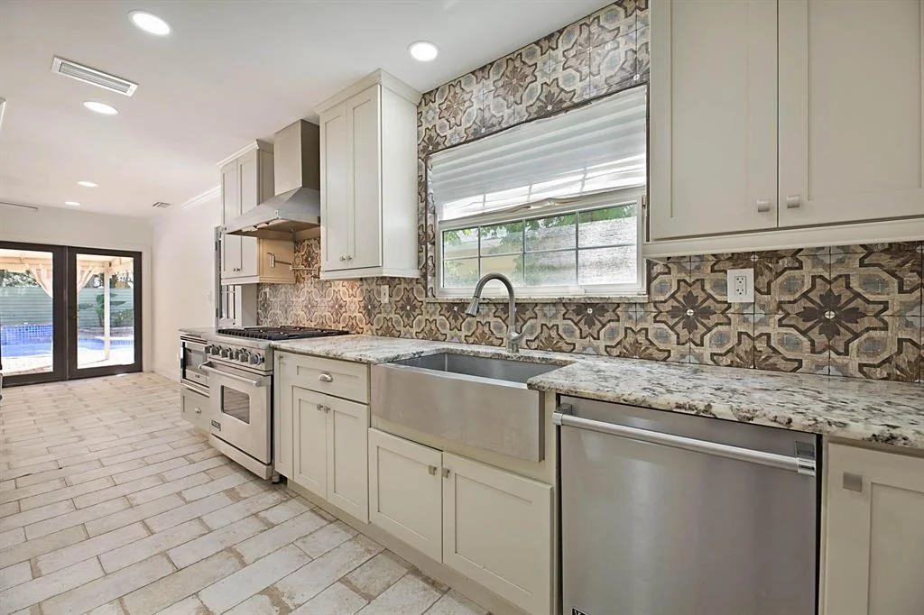 Photo of 308 Monroe Drive
