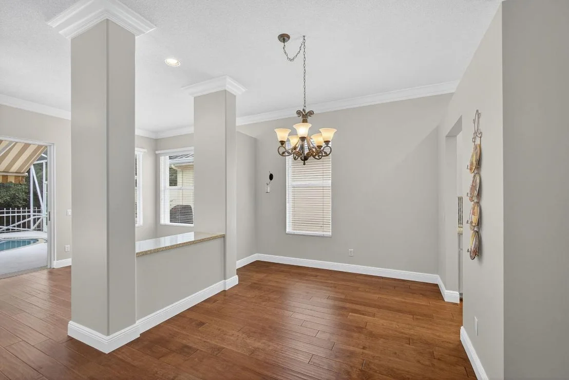 Photo of 130 S Hampton Drive