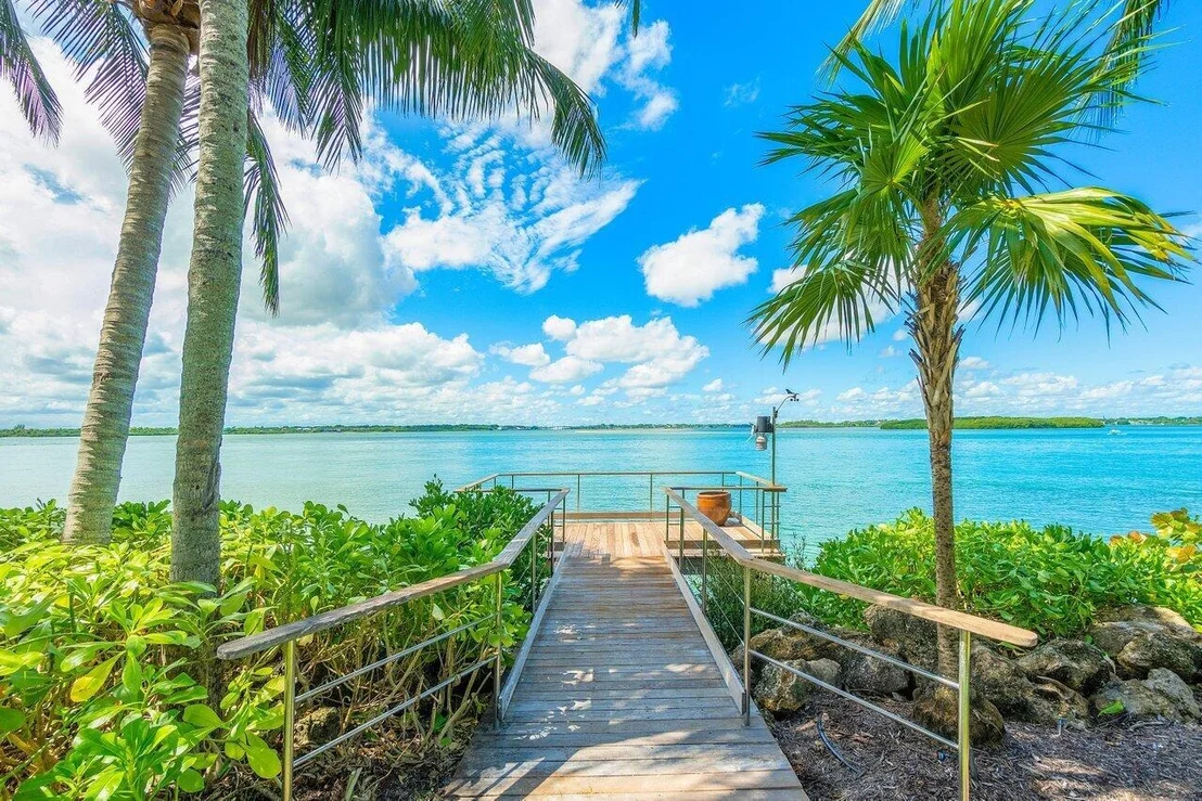 Photo of 6400 SE Inlet Way