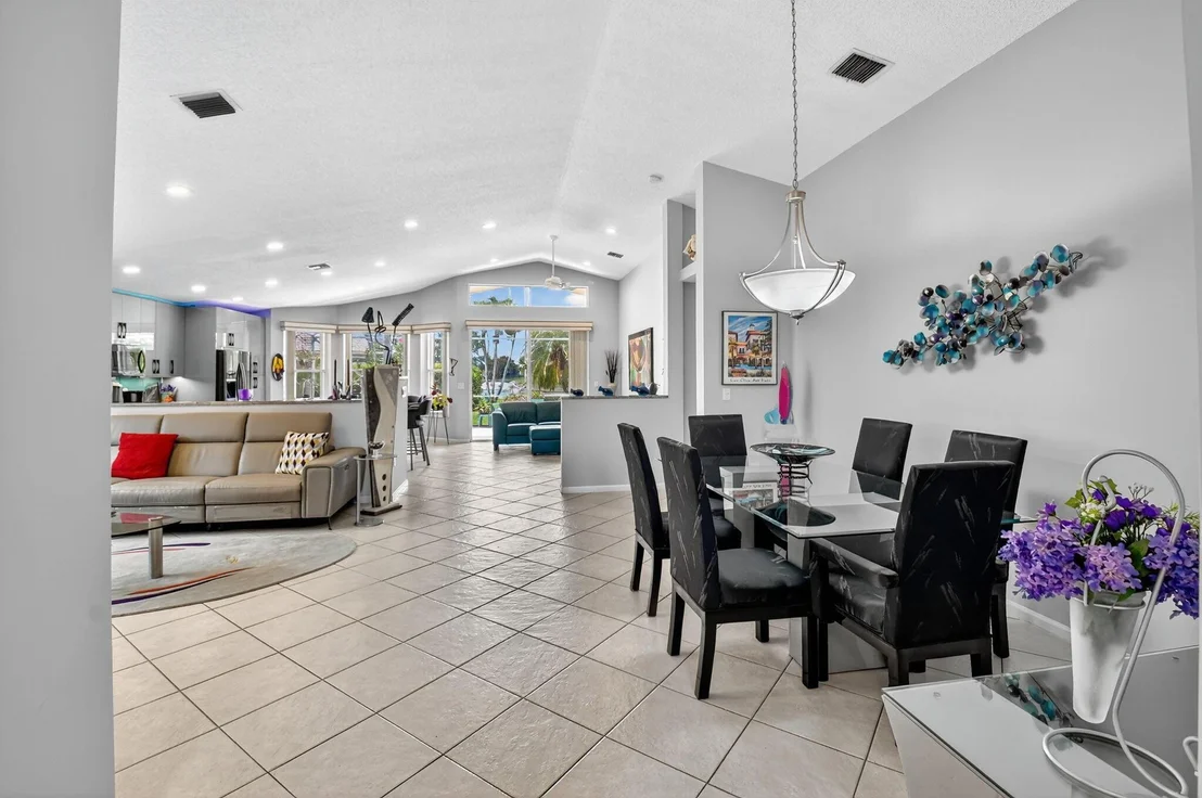 Photo of 7844 Ambleside Way