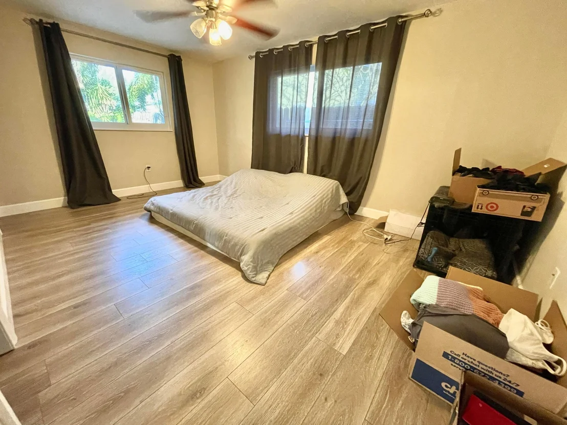 Photo of 103 E Riverside Drive