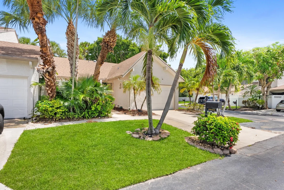 Photo of 6660 CANARY PALM Circle