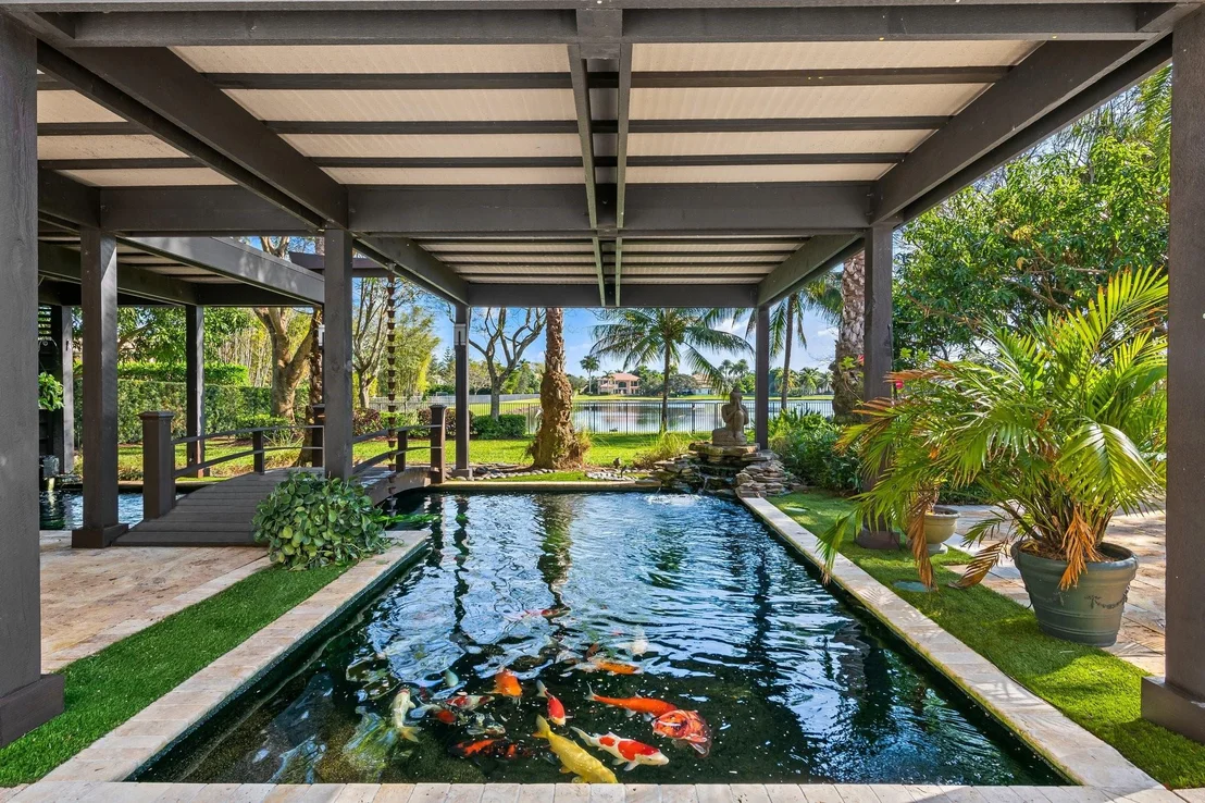 Photo of 3378 Bradenham Lane
