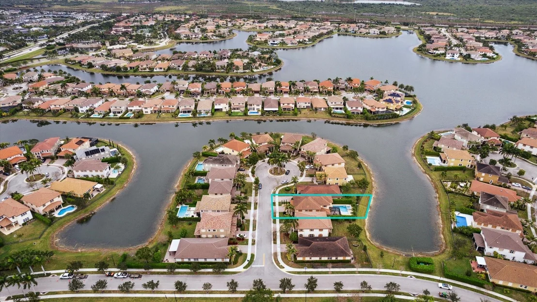 Photo of 8540 Lakeside Drive