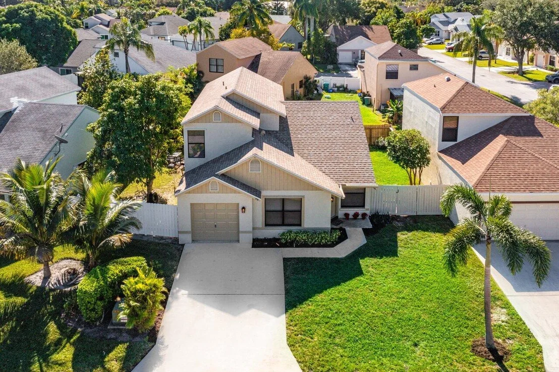 Photo of 98 Azalea Circle