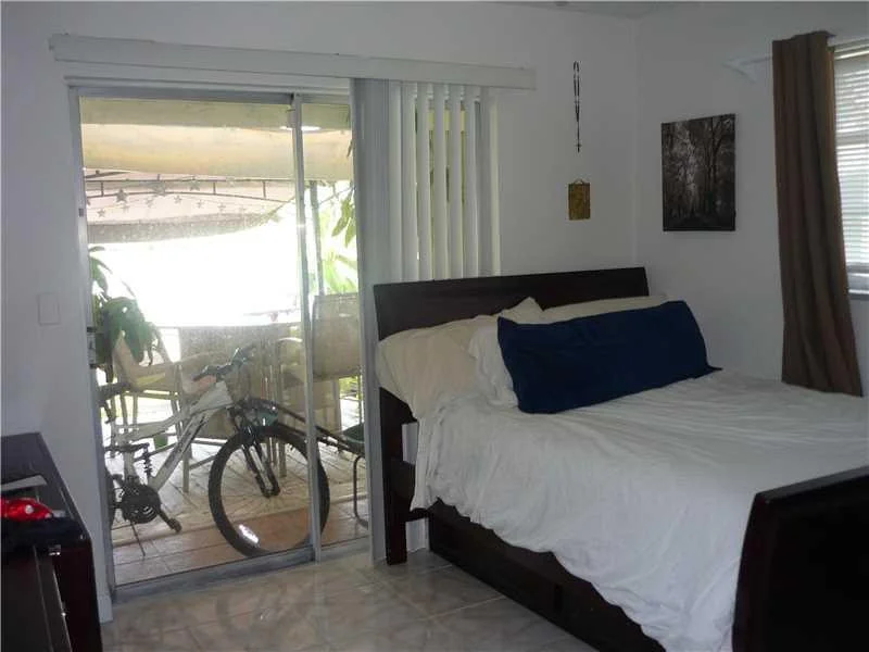 Photo of 6298 Lakeshore Drive