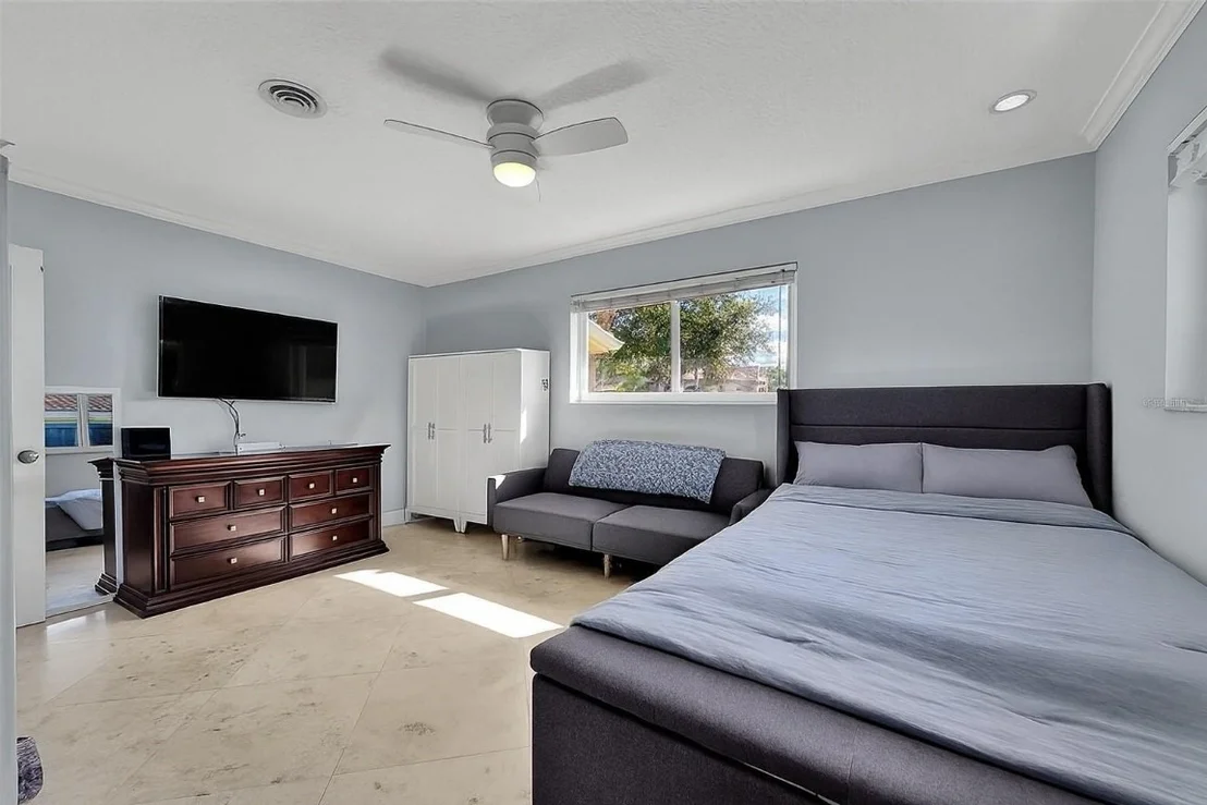 Photo of 189 SE 2nd Avenue