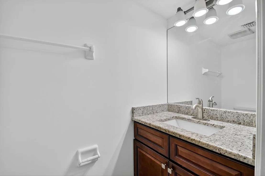 Photo of 2707 Pointe Circle