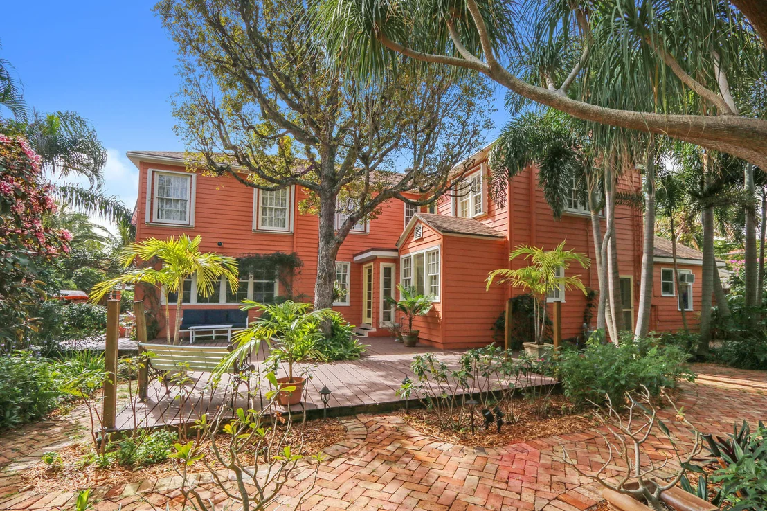 Photo of 243 Pershing Way