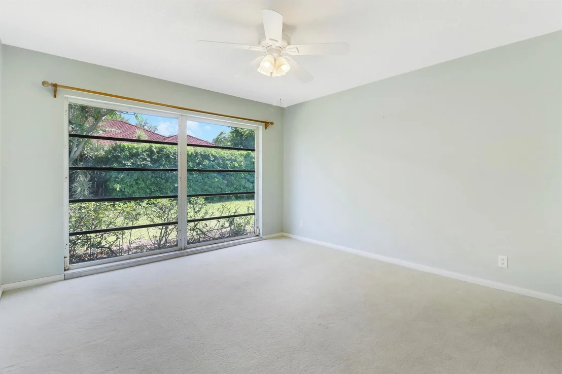 Photo of 316 River Drive