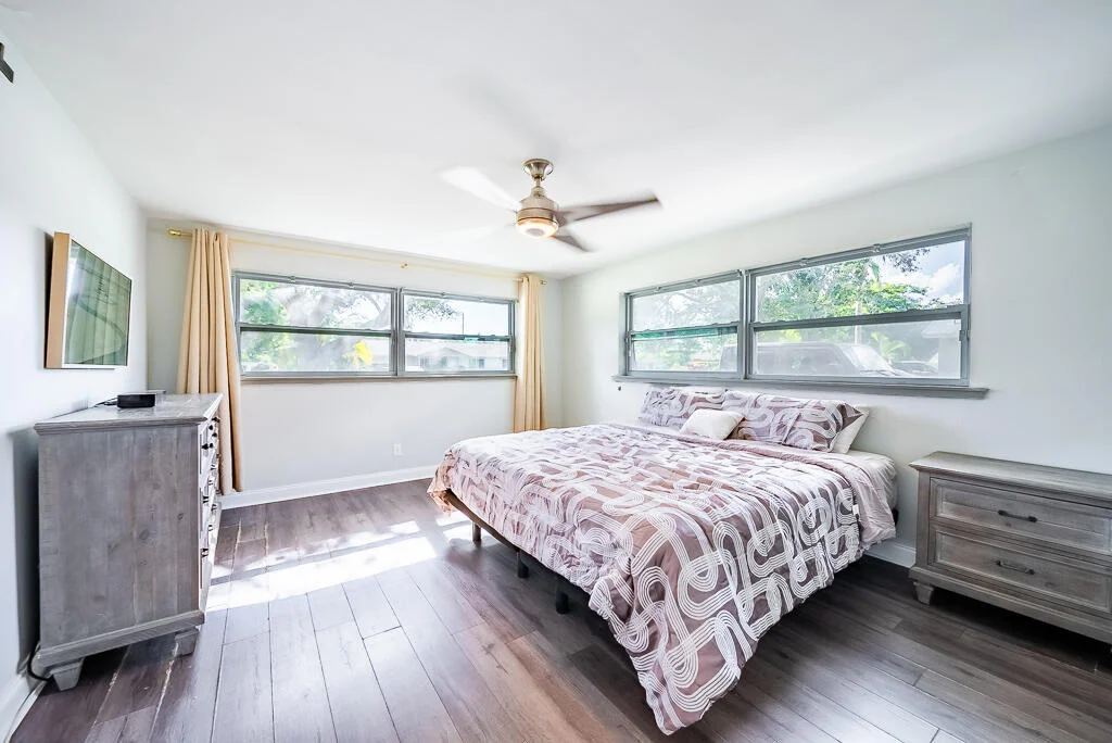 Photo of 425 Erie Drive