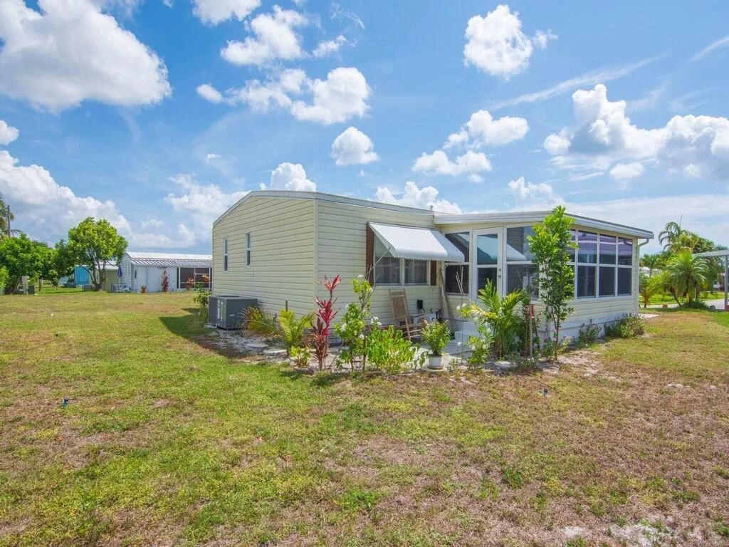 Photo of 196 NE Emerald Drive