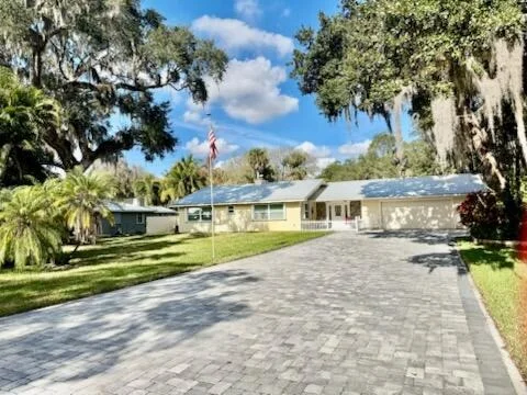 Photo of 2139 SW 22nd Circle N