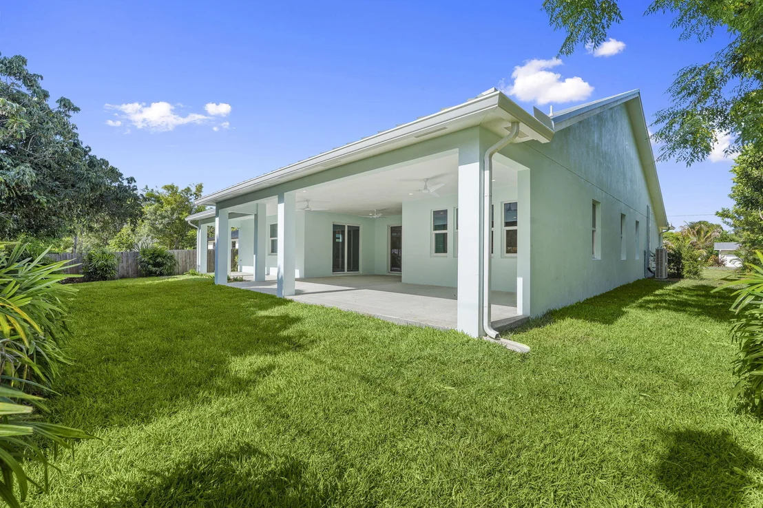Photo of 516 SE Alamanda Way