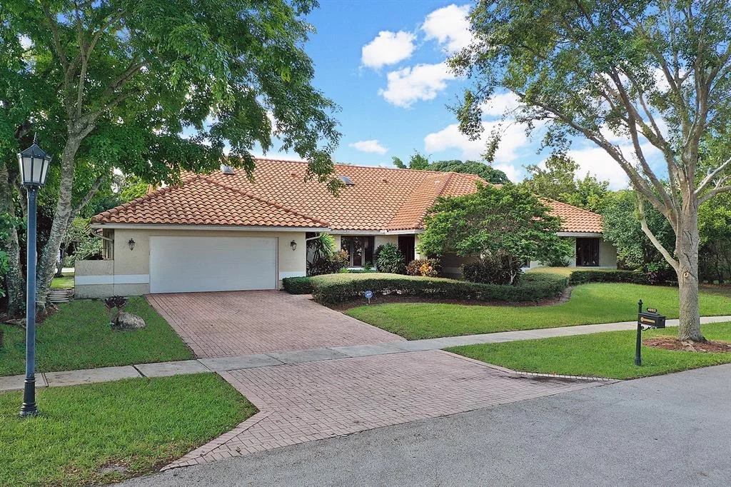 Photo of 4085 Georges Way