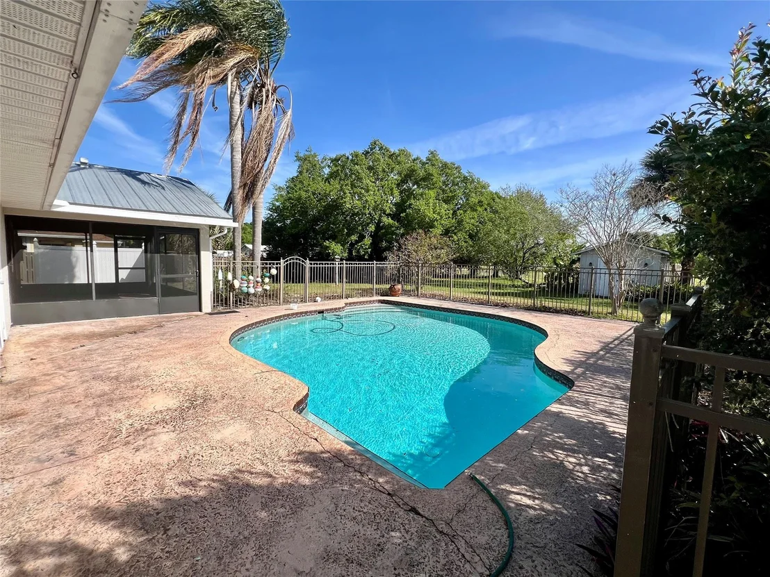 Photo of 352 SW 85th Avenue