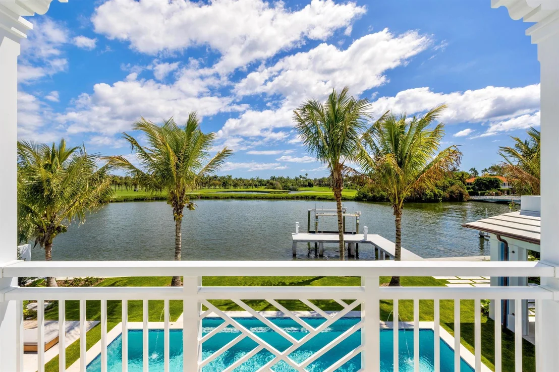 Photo of 584 Island Drive