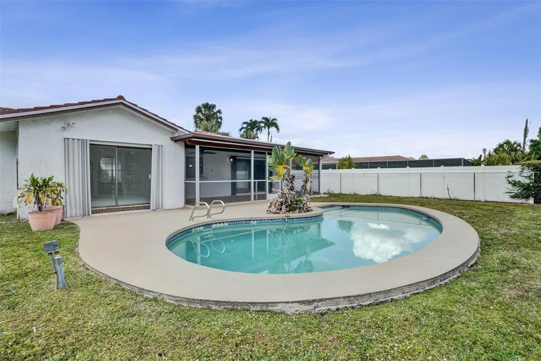 Photo of 65 W Palm Drive