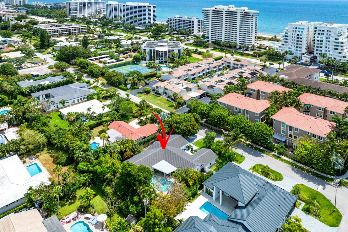 Photo of 2401 Banyan Road
