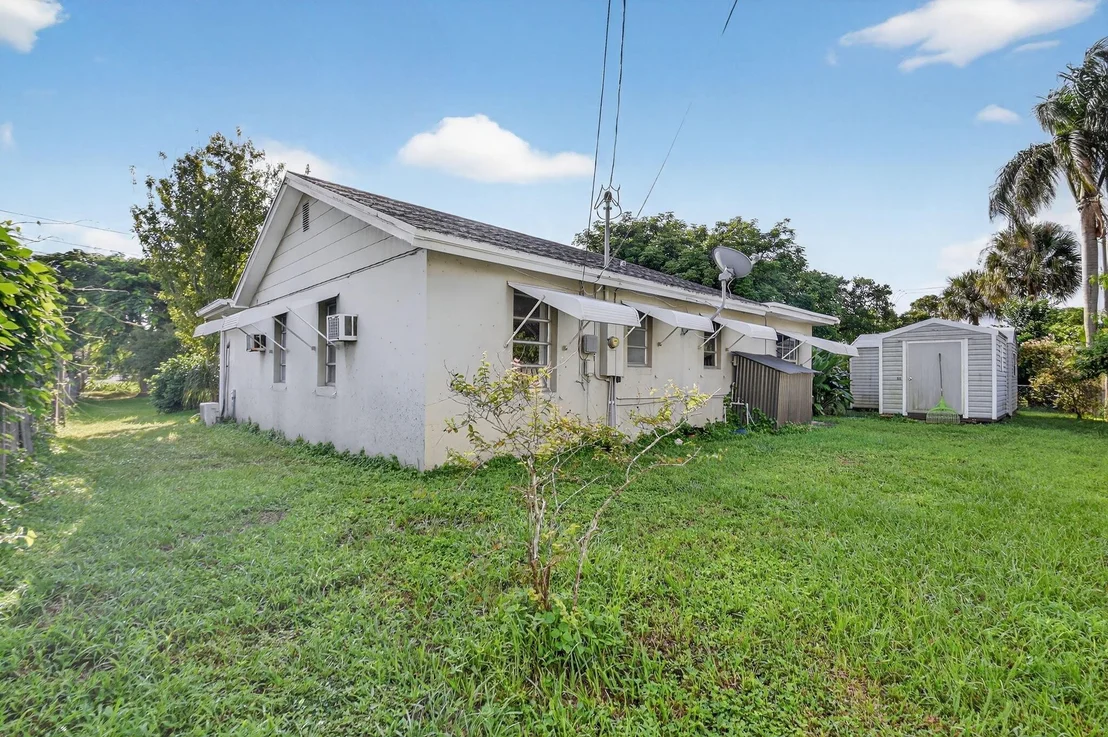 Photo of 3582 Davis Road