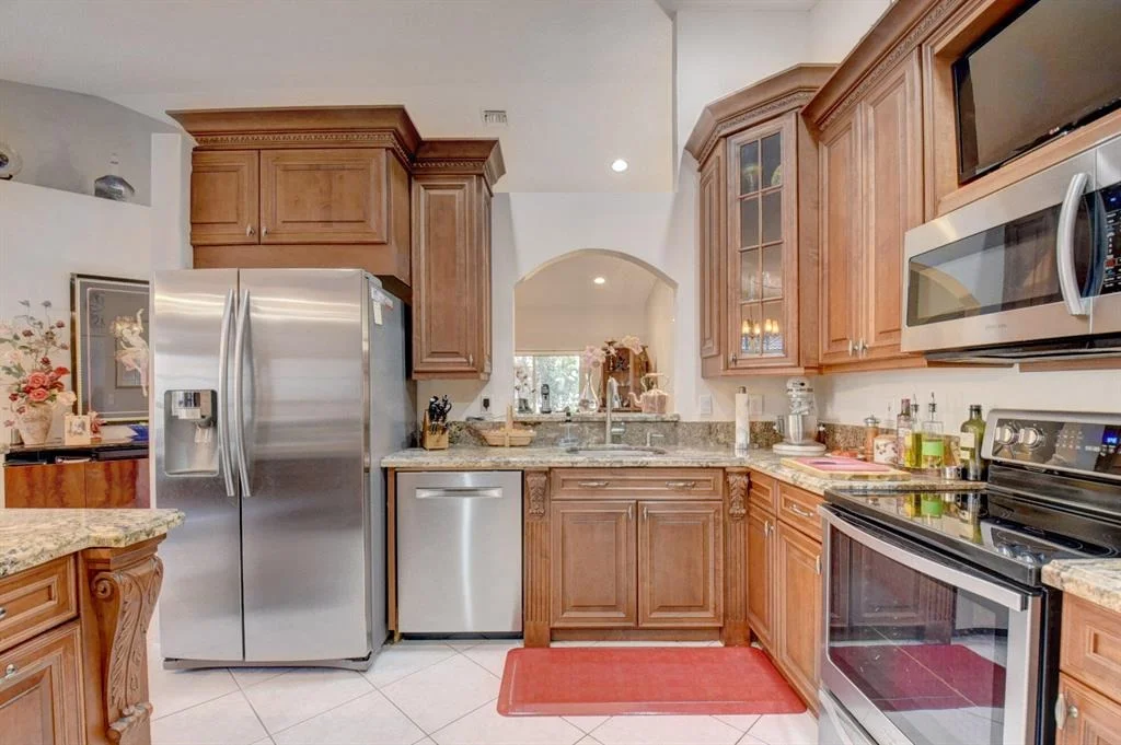 Photo of 6125 Heliconia Road