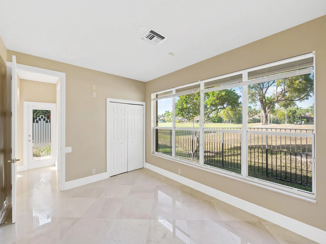 Photo of 2579 Mayfair Lane
