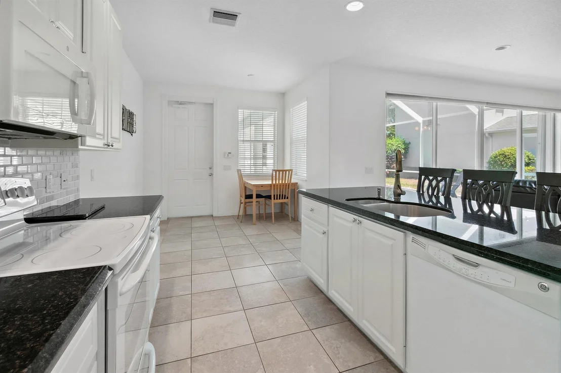 Photo of 2616 E Community Drive