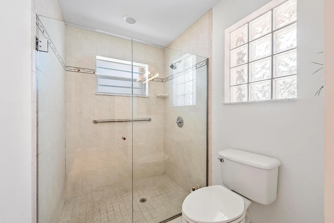 Photo of 925 Dolphin Drive