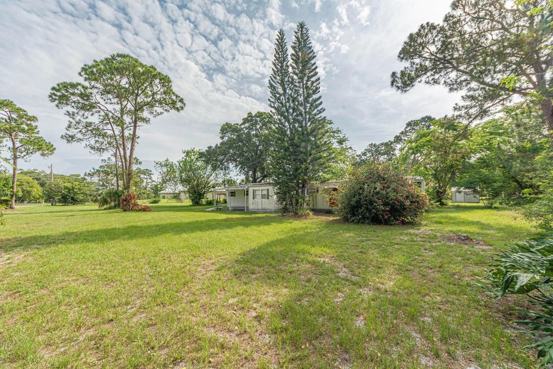 Photo of 5560 59th Terrace