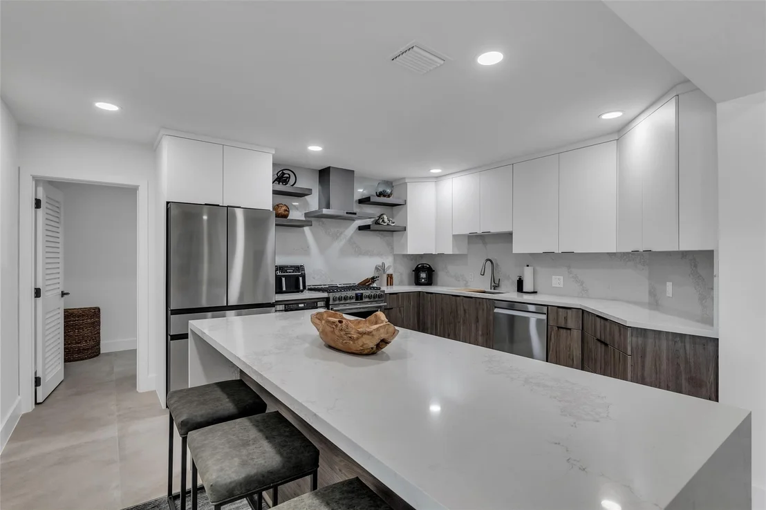 Photo of 160 SE 3rd Court